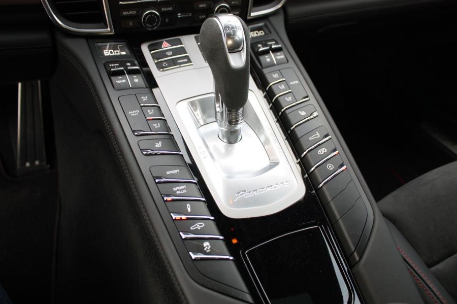  Porsche Panamera GTS 2013 года  (фото 13 из 52)